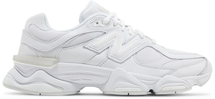 9060 - Triple White