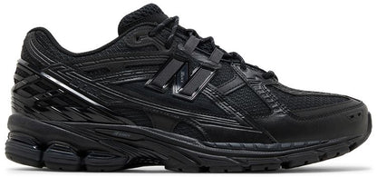 1906U - Triple Black