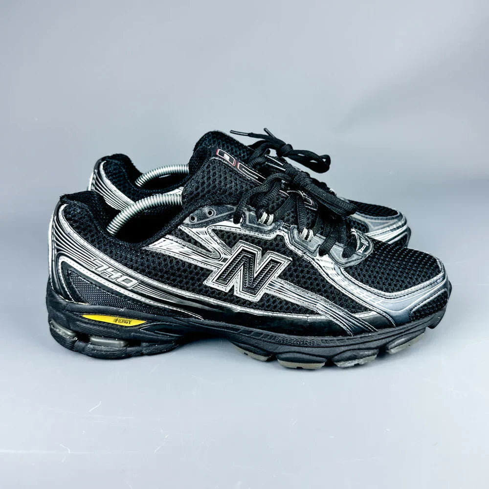 740 - Black