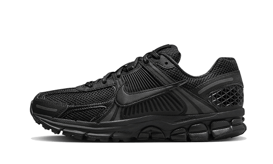 Vomero 5 - Triple Black